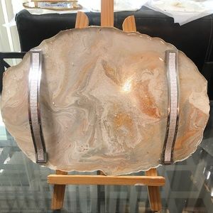 Geode tray with handles